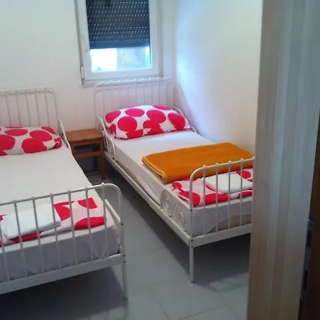 Frog Creek Apartment *